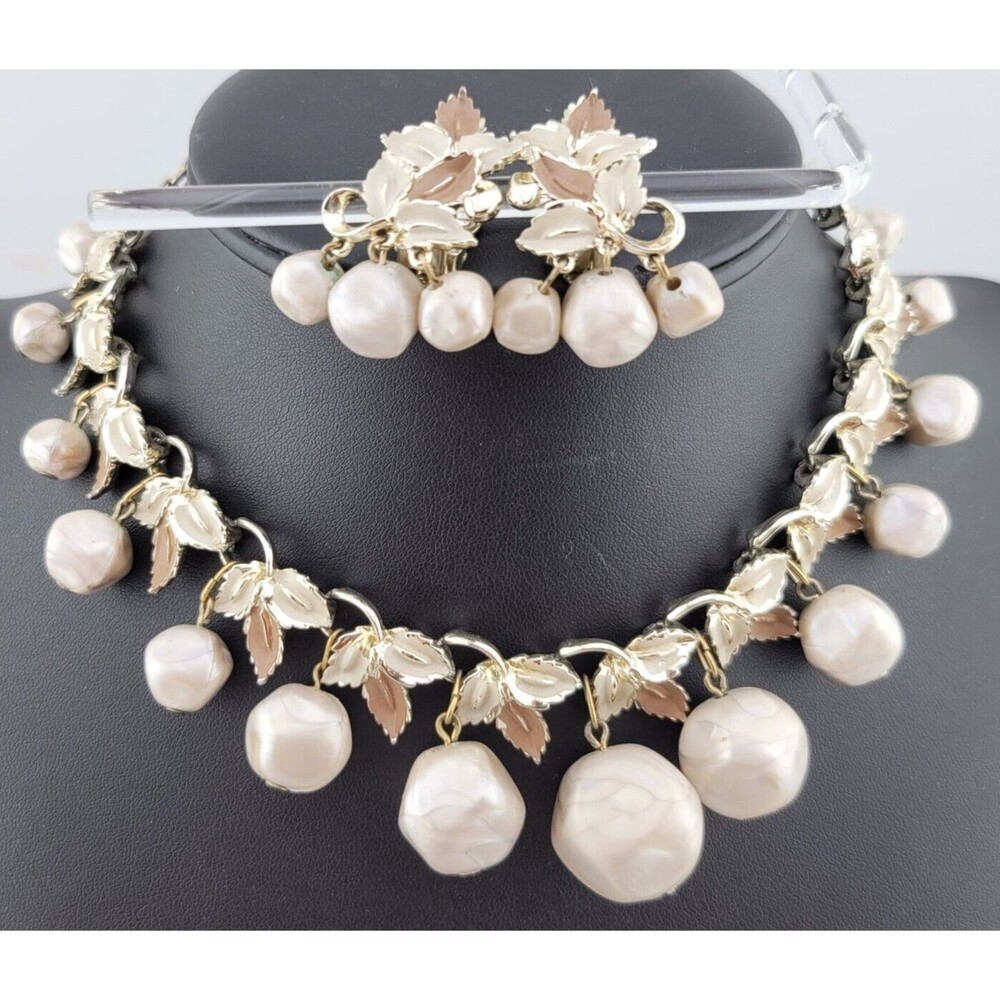 Vintage Amerique🍇 Grape &Leaf Pale Purple Beaded Chain Necklace Earring Set